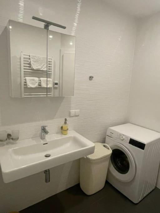 New Central Apartments Westbahnhof Vienne Extérieur photo
