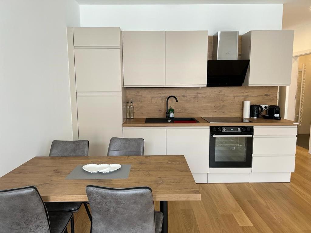 New Central Apartments Westbahnhof Vienne Extérieur photo
